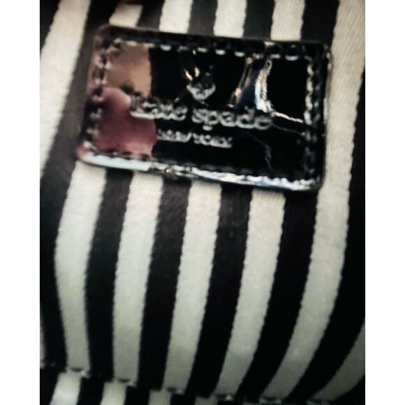 Kate Spade POP! Patent Leather Crossbody Pop Art Balloon Bubble Novelty Bag New - Picture 12 of 16